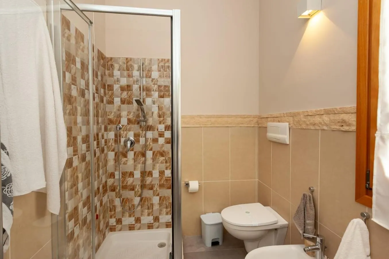 B&B Il Glicine Lu Lioni